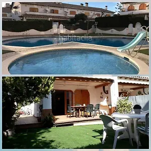 Wonderful Beach House With 2 Pools Сasa de vacaciones